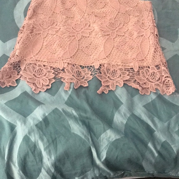 Semi crop top. - Picture 2 of 4